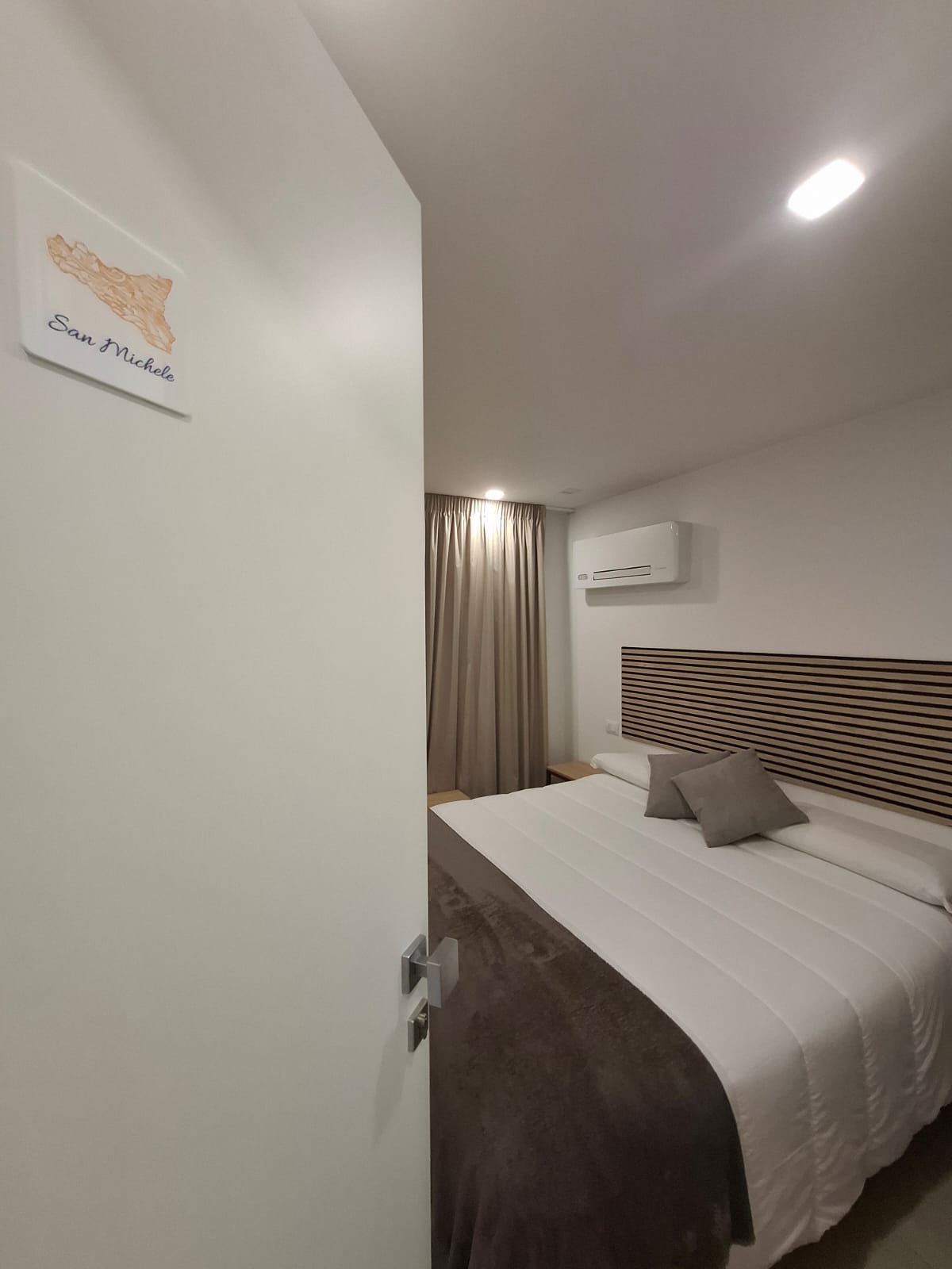 Sikelia Rooms